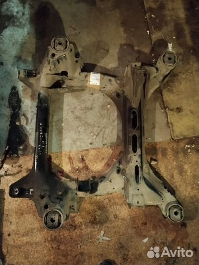 Передний подрамник туарег, каен, Q7