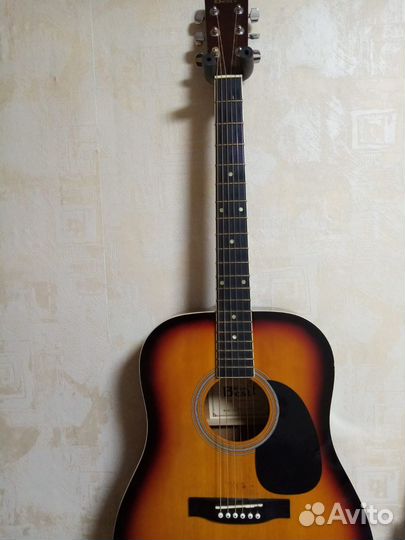 Электро-акустическая гитара