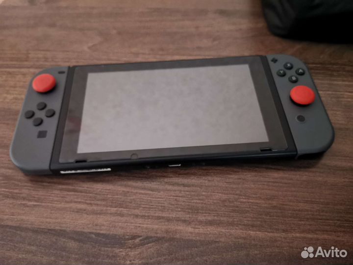 Nintendo Switch (rev. 2) + чехол + карта памяти