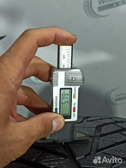 Yokohama BluEarth Winter V905 295/40 R21 111V