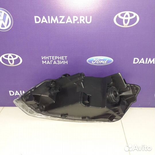 Фара Volkswagen Polo 2010-2015 правая