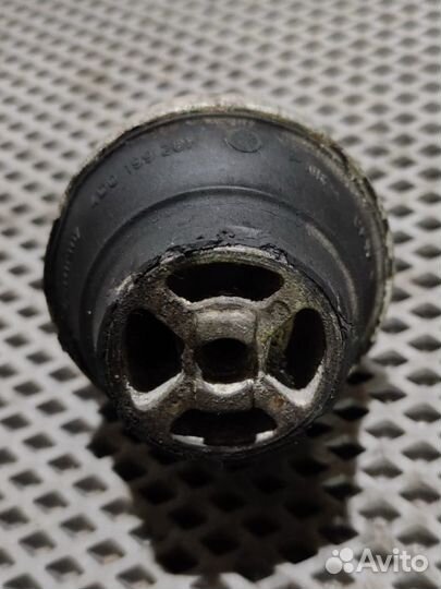 Подушка двигателя передняя (гидравлическая ) audi