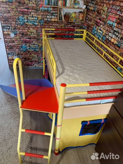 Кровать детская игровая с горкой