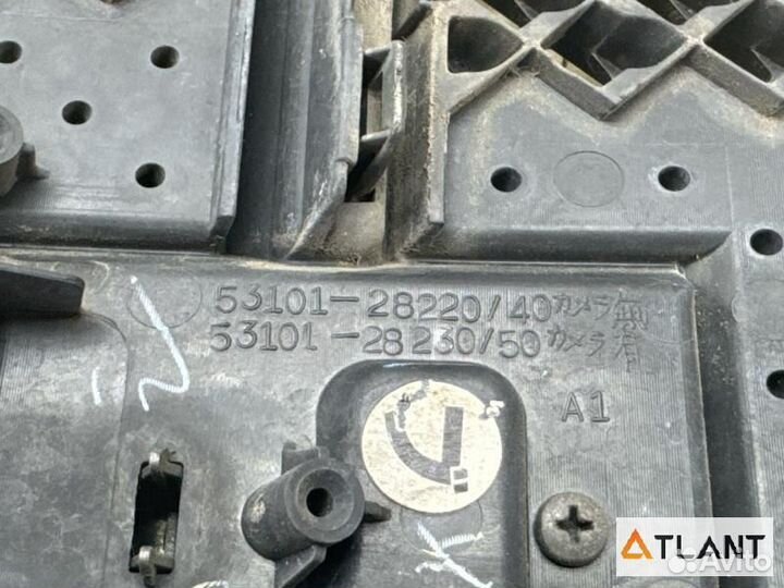 Решетка радиатора toyota voxy