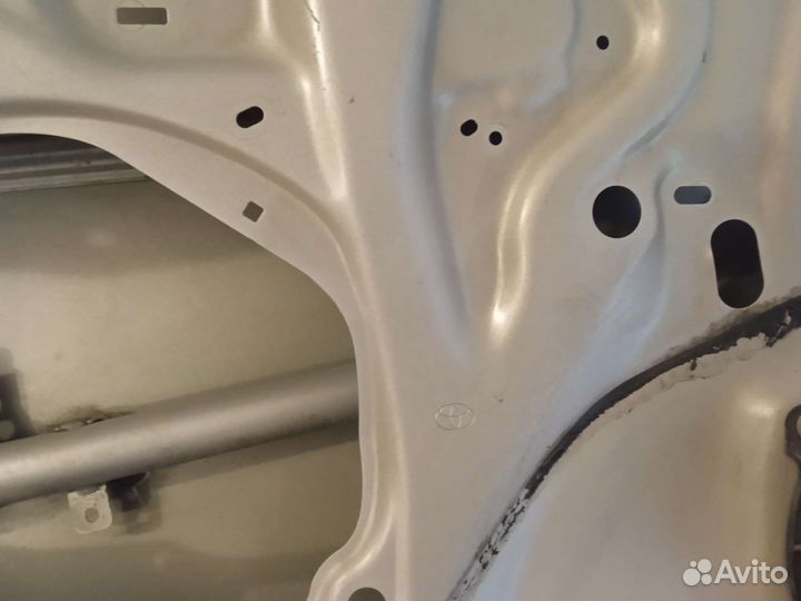 Дверь левая тойота королла 150