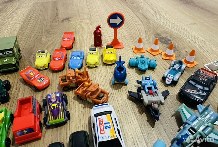 Игрушки киндер и другие, пакетом