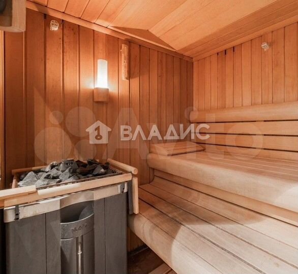 4-к. квартира, 236 м², 2/5 эт.