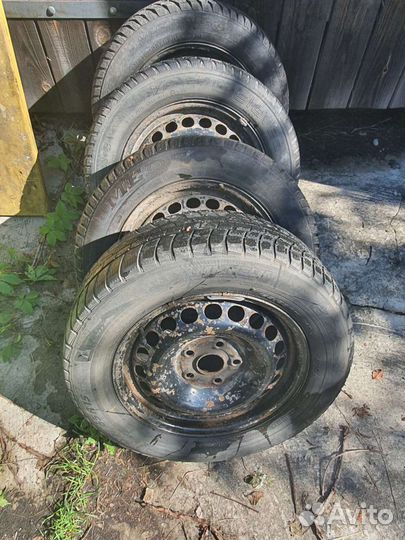 Зимняя резина разная на дисках Фольцваген