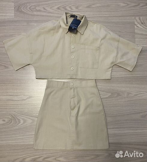 Костюм женский с юбкой