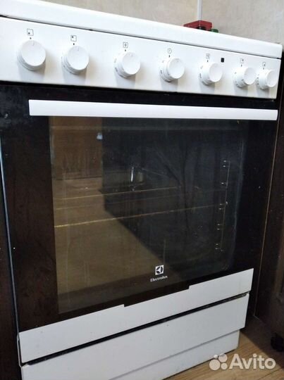 Плита электрическая Electrolux стеклокерамика