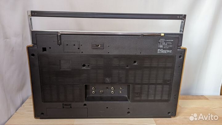 Магнитола Sony CFS-V980 (бумбокс 1978 года)