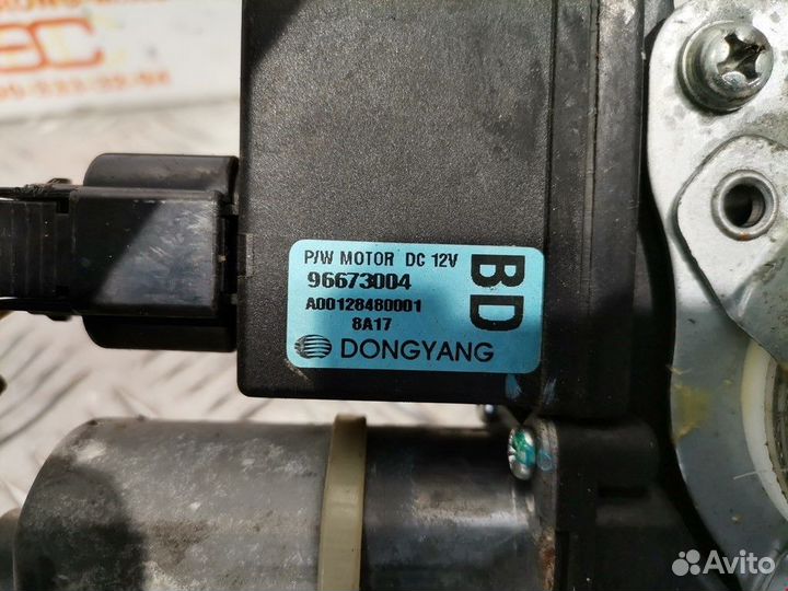 Стеклоподъемник передний правый Opel Antara 2008