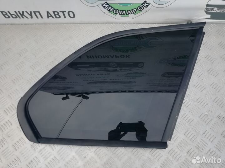 Стекло заднее глухое правое BMW X5 E53 2002г