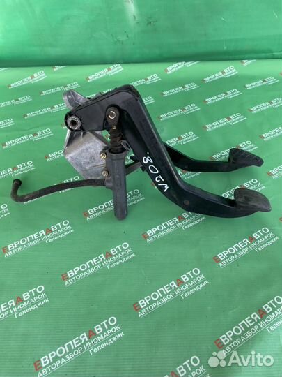 Педальный узел, накладка педали газа Mercedes W208