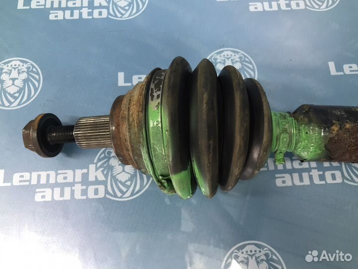 Полуось передняя правая Volkswagen Passat B6