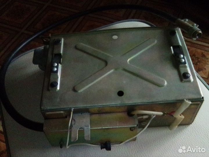 Автомобильный радиоприемник урал-авто-2