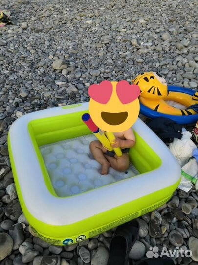 Детский надувной бассейн