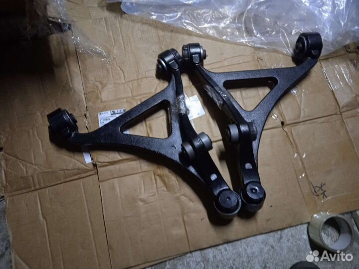Рычаг перед dodge Challenger AWD