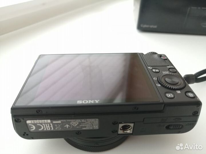 Фотоаппарат Sony RX100 M6