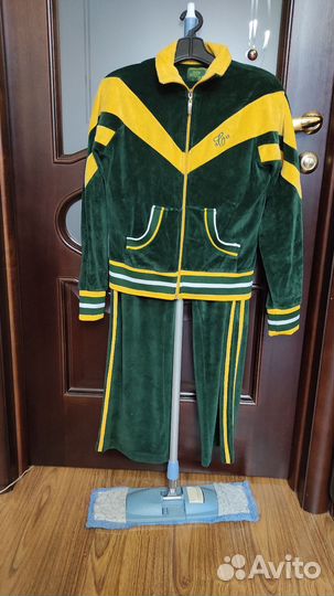 Спортивный костюм женский