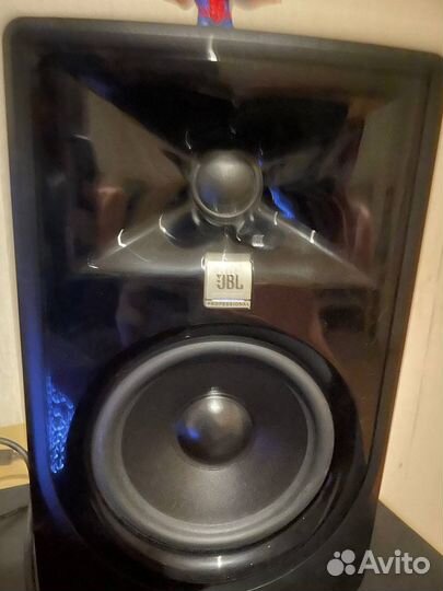 Студийные мониторы JBL