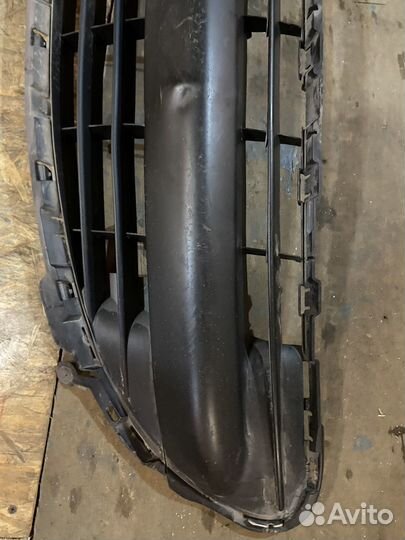 Решетка переднего бампера peugeot 207