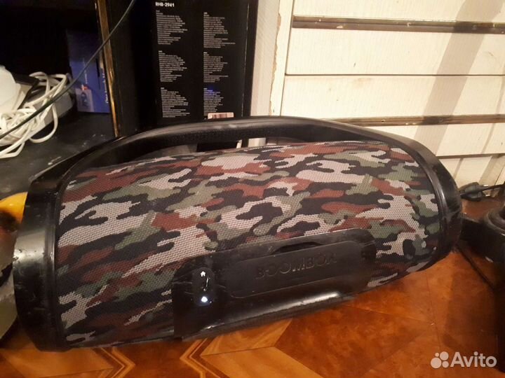 Jbl boombox оригинал внешне есть недочеты,см фото