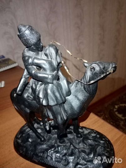 Статуэтка чугунная 