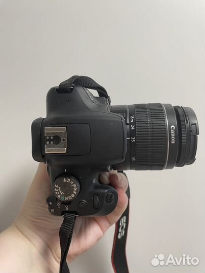 Продам зеркальный фотоаппарат Canon eos 2000D