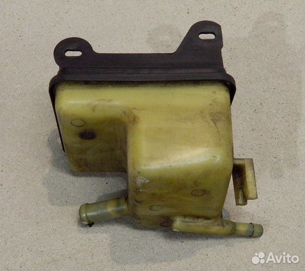 Бачок гур Audi 80 B3