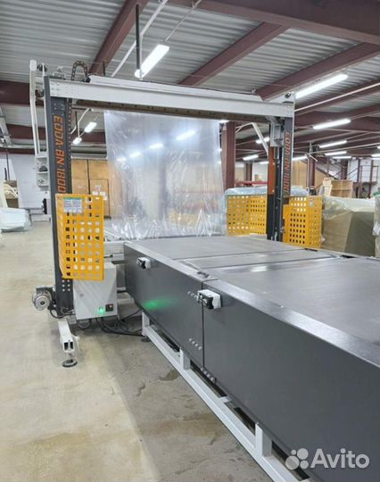 Упаковочная линия в пупырку и стрейч, автомат