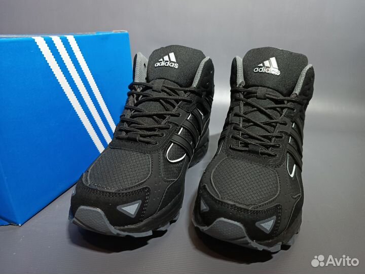 Кроссовки зимние Adidas с мехом 44 р