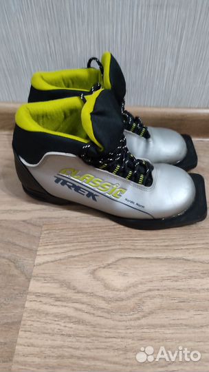 Лыжные ботинки