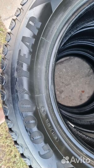 Goodyear UltraGrip SUV 225/65 R17