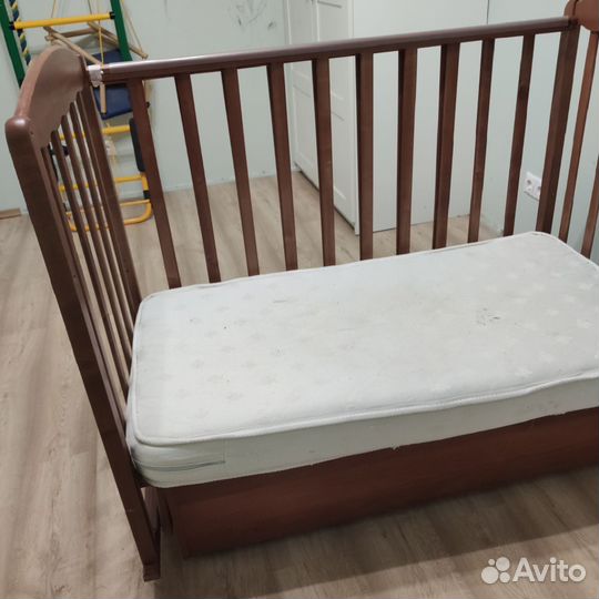 Детская кроватка