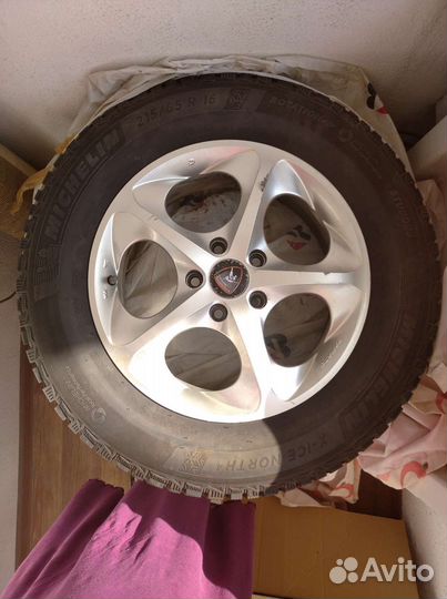 R16 Michelin X-Ice North 4 215/65, PCD 5x112 DIA 66.6