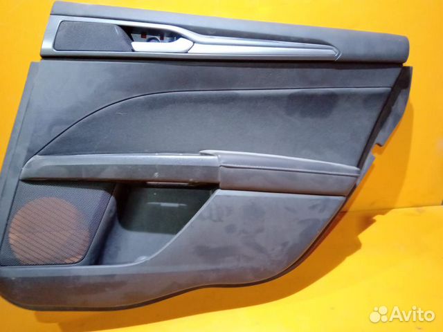 Обшивка задней правой двери на Ford Mondeo 5