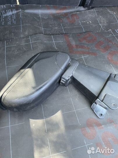 Бардачок между сиденьями на Renault Duster