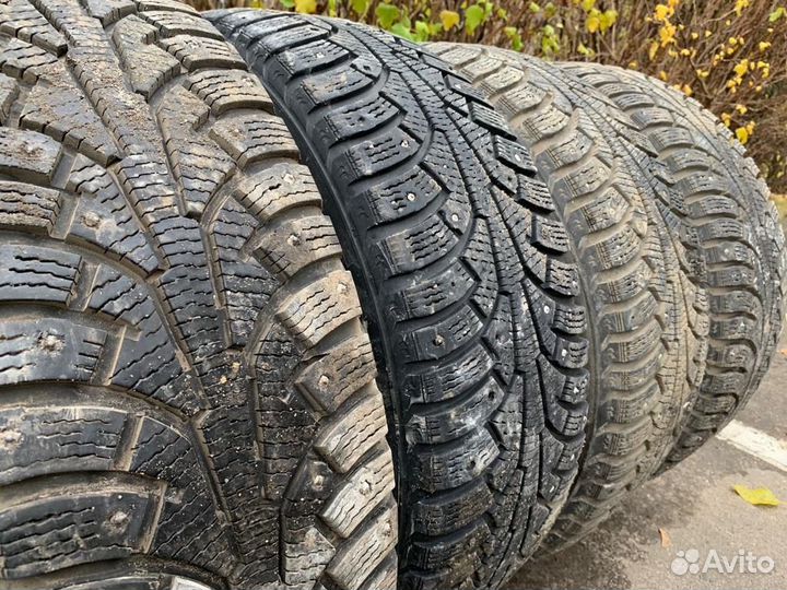 Колеса в сборе. Шины с шип 215/65 R16 Литые диски