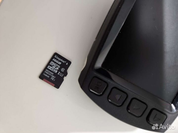 Автомобильный видеорегистратор Ritmix