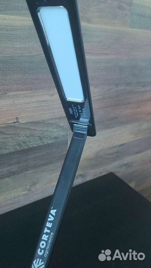 Лампа светодиодная настольная