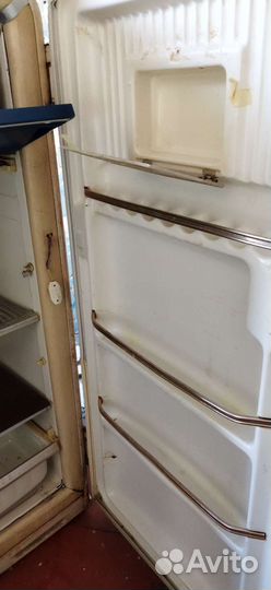 Холодильник ретро