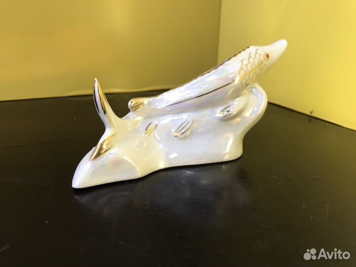 Z.5997 фарфоровая статуэтка «Осетр»