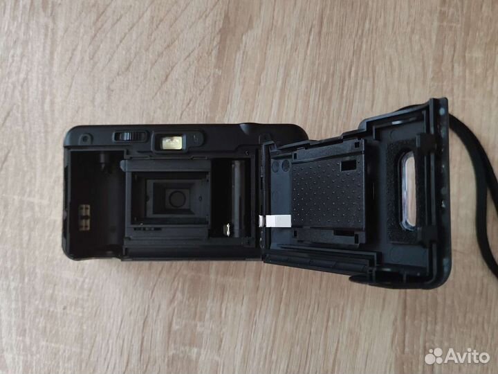 Плёночный фотоаппарат нерабочий. бронь