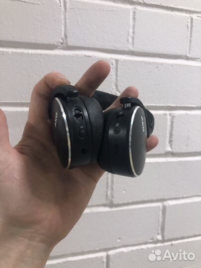 Наушники AKG Y500