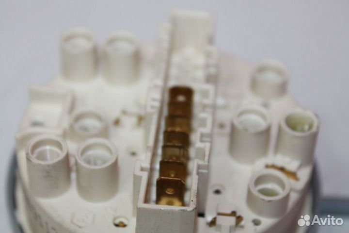 Прессостат Ariston Indesit C00056246 бу. 2704