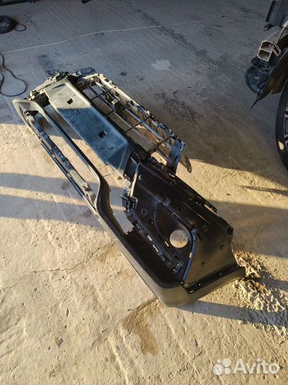 Бампер передний