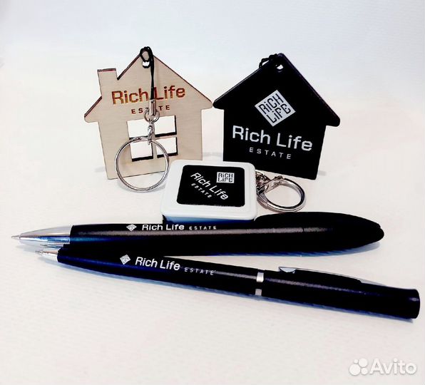 Мерч: Футболки, кружки, картины, медали, награды