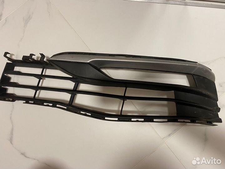 Решетка в бампер BMW g30 левая