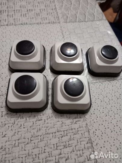 Кнопка для звонка в дверь